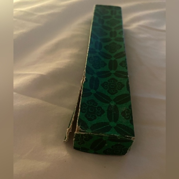 CHINESE FLOWER BAMBOO FOLDING HAND FAN + BOX + YELLOW TASSEL - Picture 9 of 14